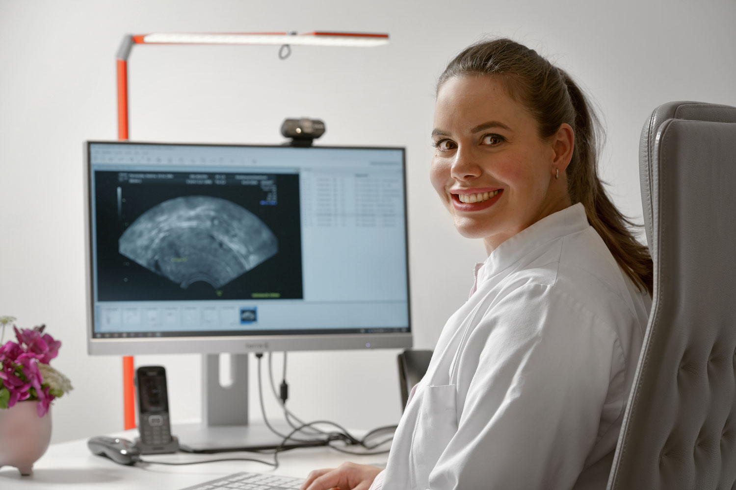 Dr. medic Andreea Gresanu